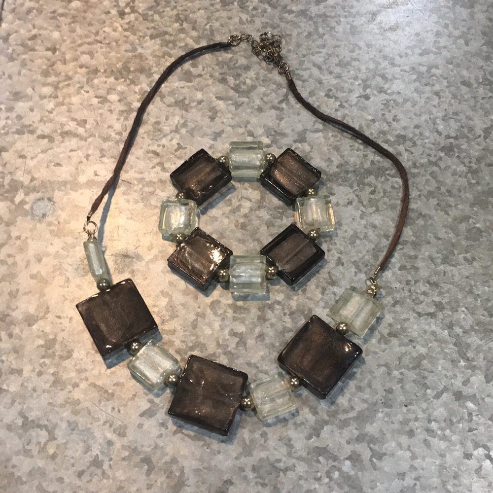 Necklace and bracelet matching set